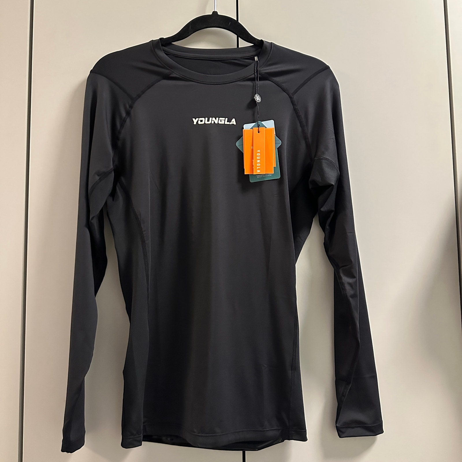 Youngla Black Long Sleeve Athletic Top